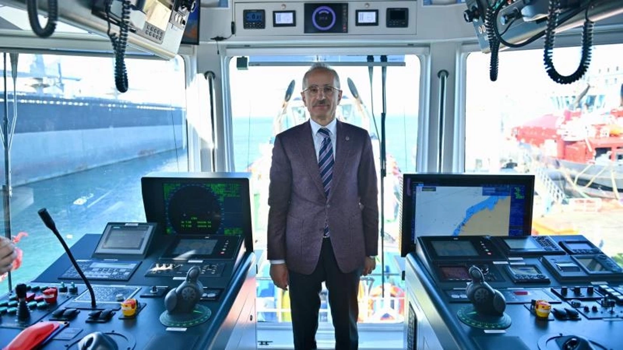 Bakan Uraloğlu: KKTC'ye 'Gemi Trafik Hizmetleri Sistemi